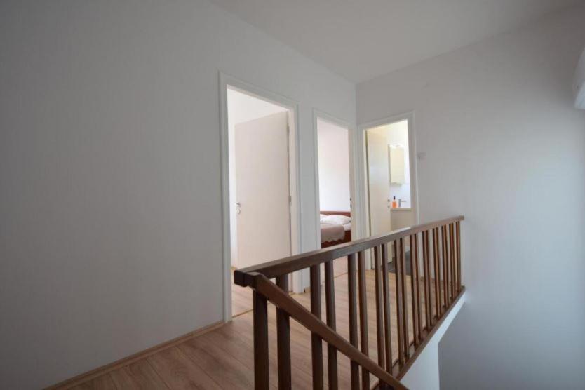 Apartment Ruza Njivice Exteriör bild