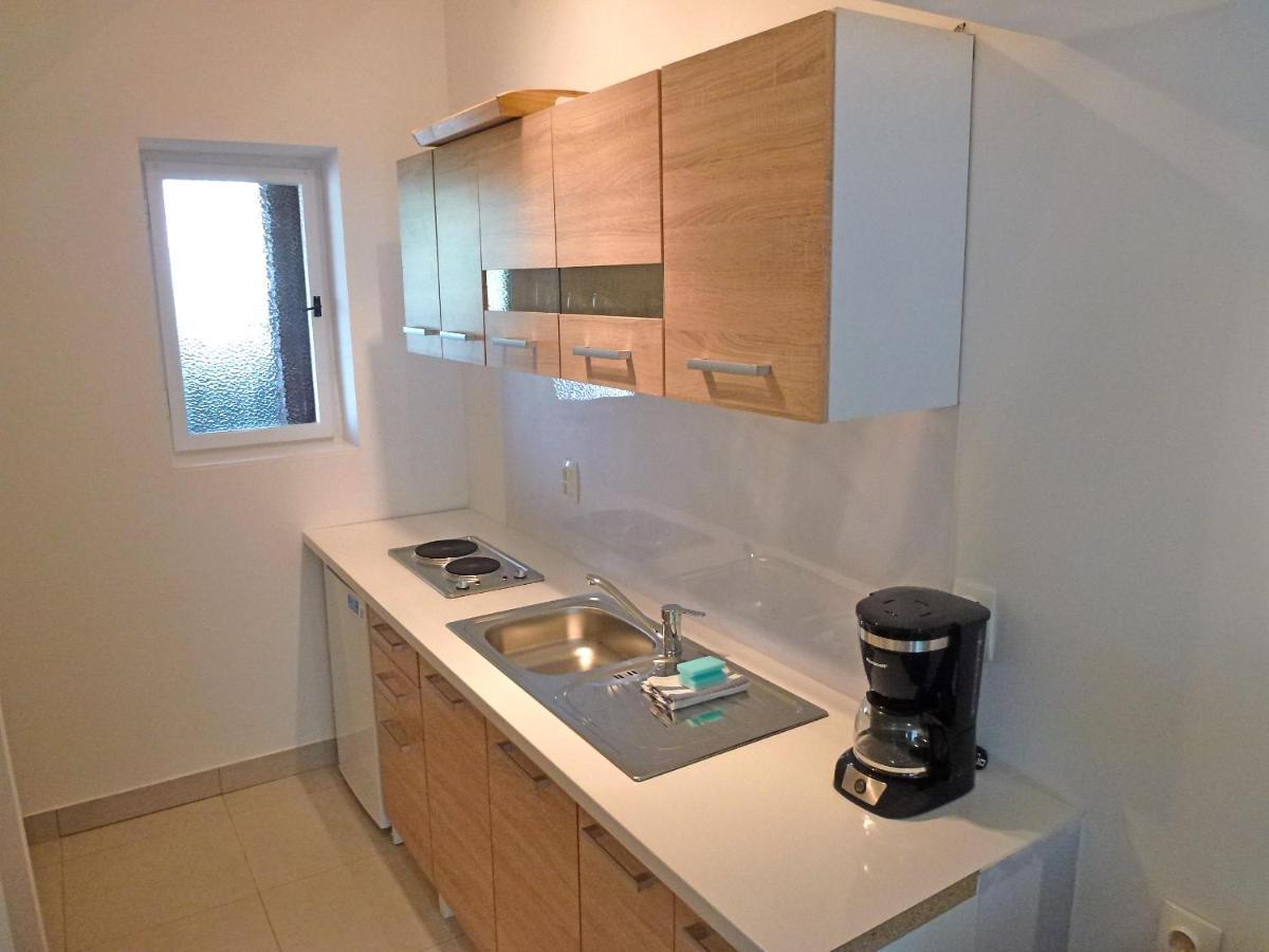 Apartment Ruza Njivice Exteriör bild
