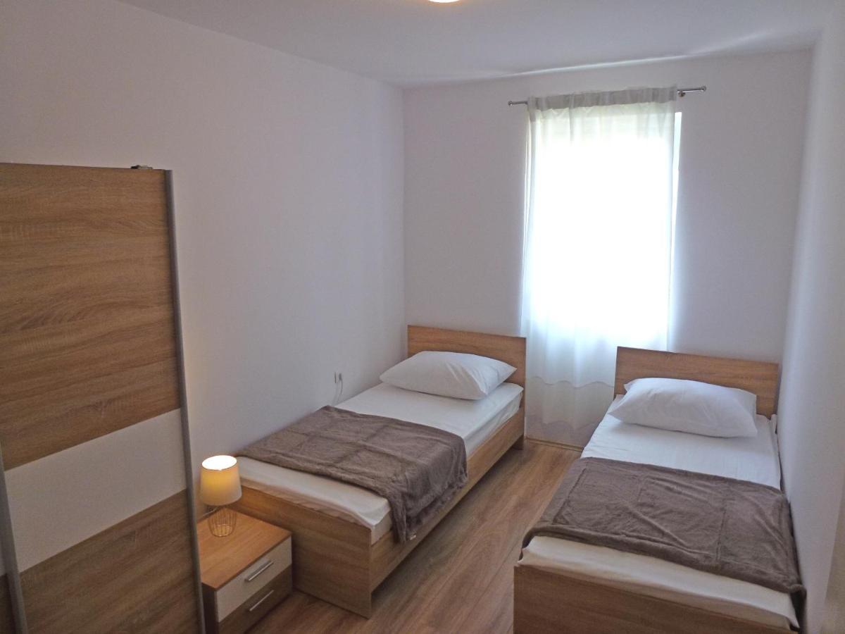 Apartment Ruza Njivice Exteriör bild